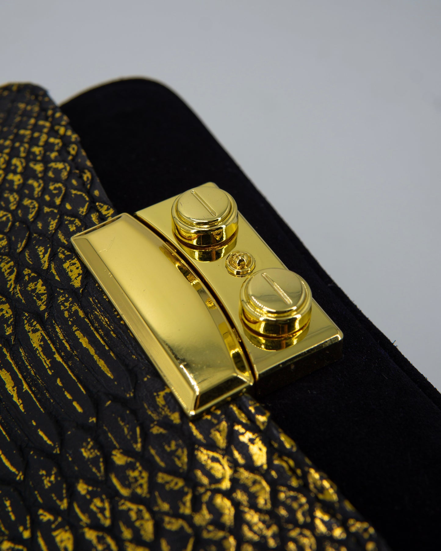 Noir Luxe Python